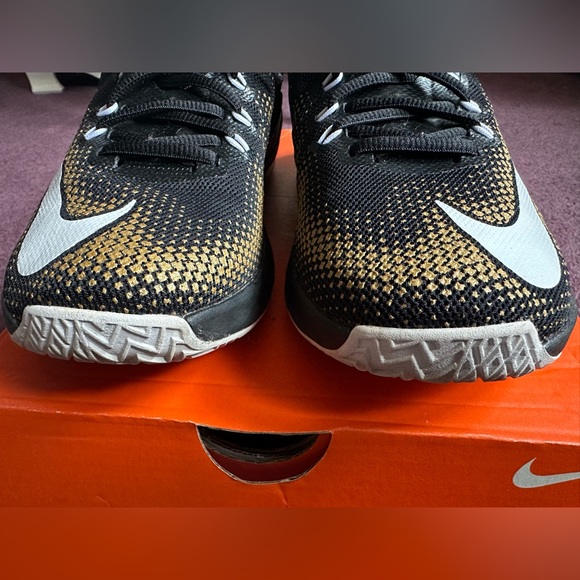 Men’s Nike Air Max Infuriate Low; Black White & Gold; size 8 - Picture 6 of 11